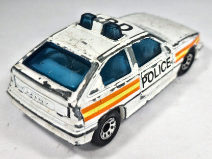 VAUXHALL ASTRA GTE / OPEL KADETT GSI POLICE, Matchbox 1985, Biały, 1:64 – zdjęcie 3