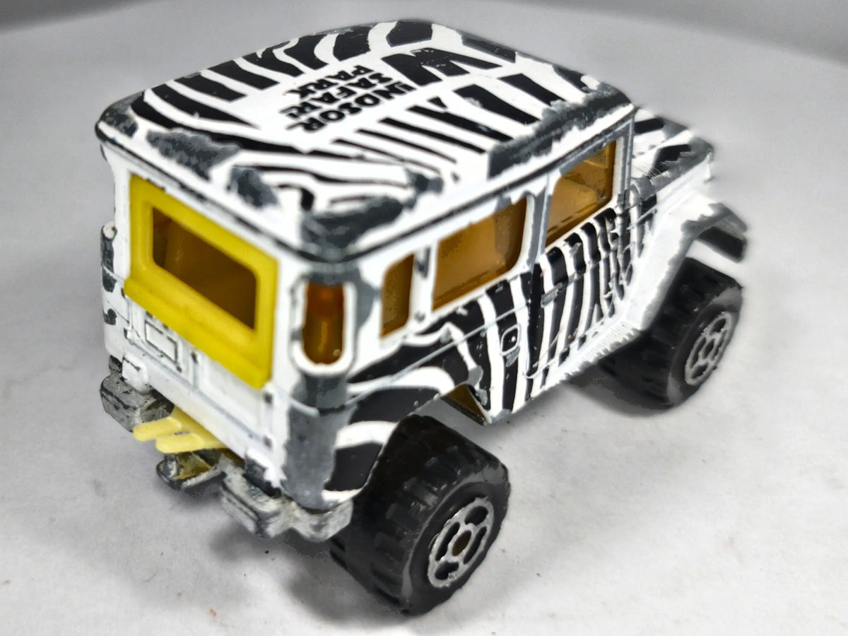 4X4 TOYOTA LAND CRUISER Majorette '70 Zebra 1:53 Made in France – zdjęcie 3