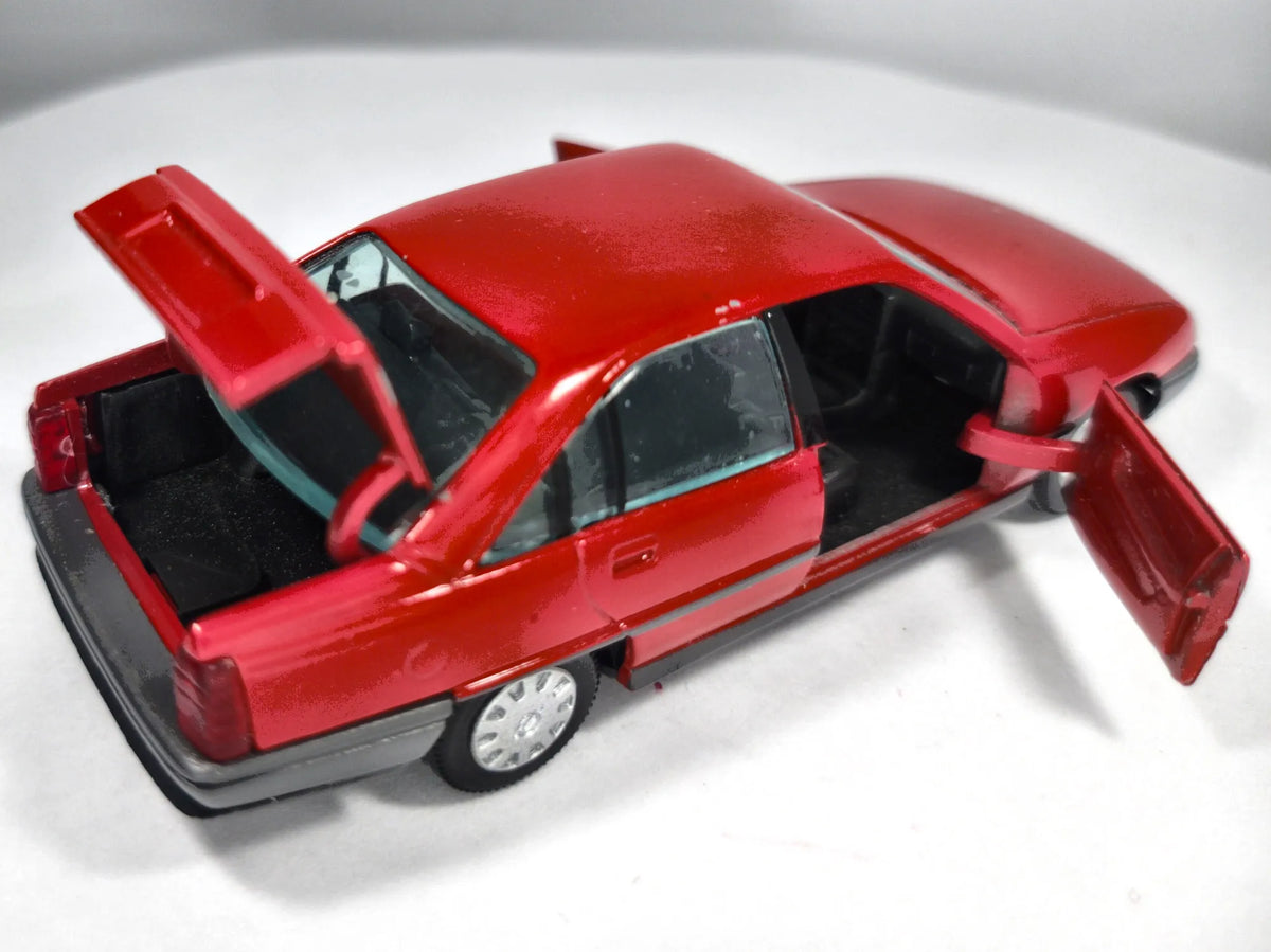 OPEL OMEGA 3000 GAMA '80 Czerwony 1:43 Made in Western Germany – zdjęcie 3