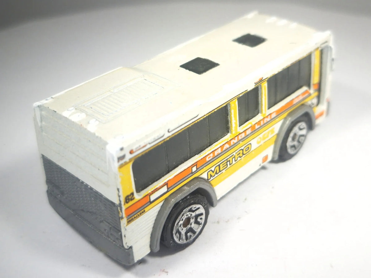 CITY BUS Matchbox 2004 Biały 1:120 – zdjęcie 3