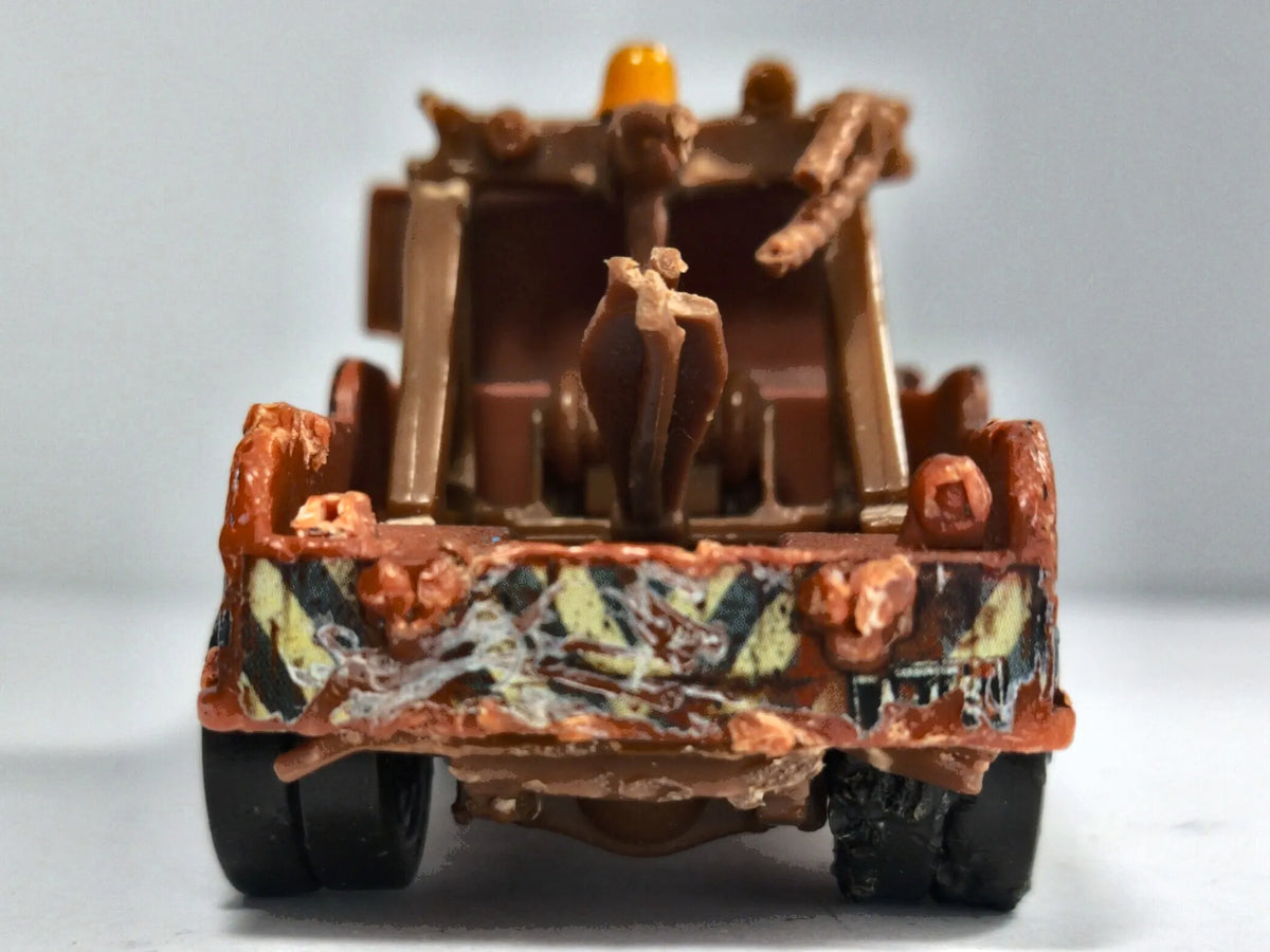 Tow Mater Disney/Pixar 2019 Cars 1:64 Pomoc drogowa Luzak Brązowy Zlomek – zdjęcie 6