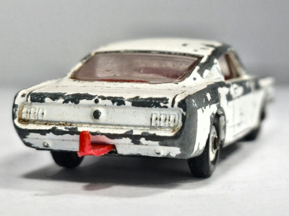 Ford Mustang Matchbox Series Matchbox '60 Biały 1:64 Made in England – zdjęcie 6