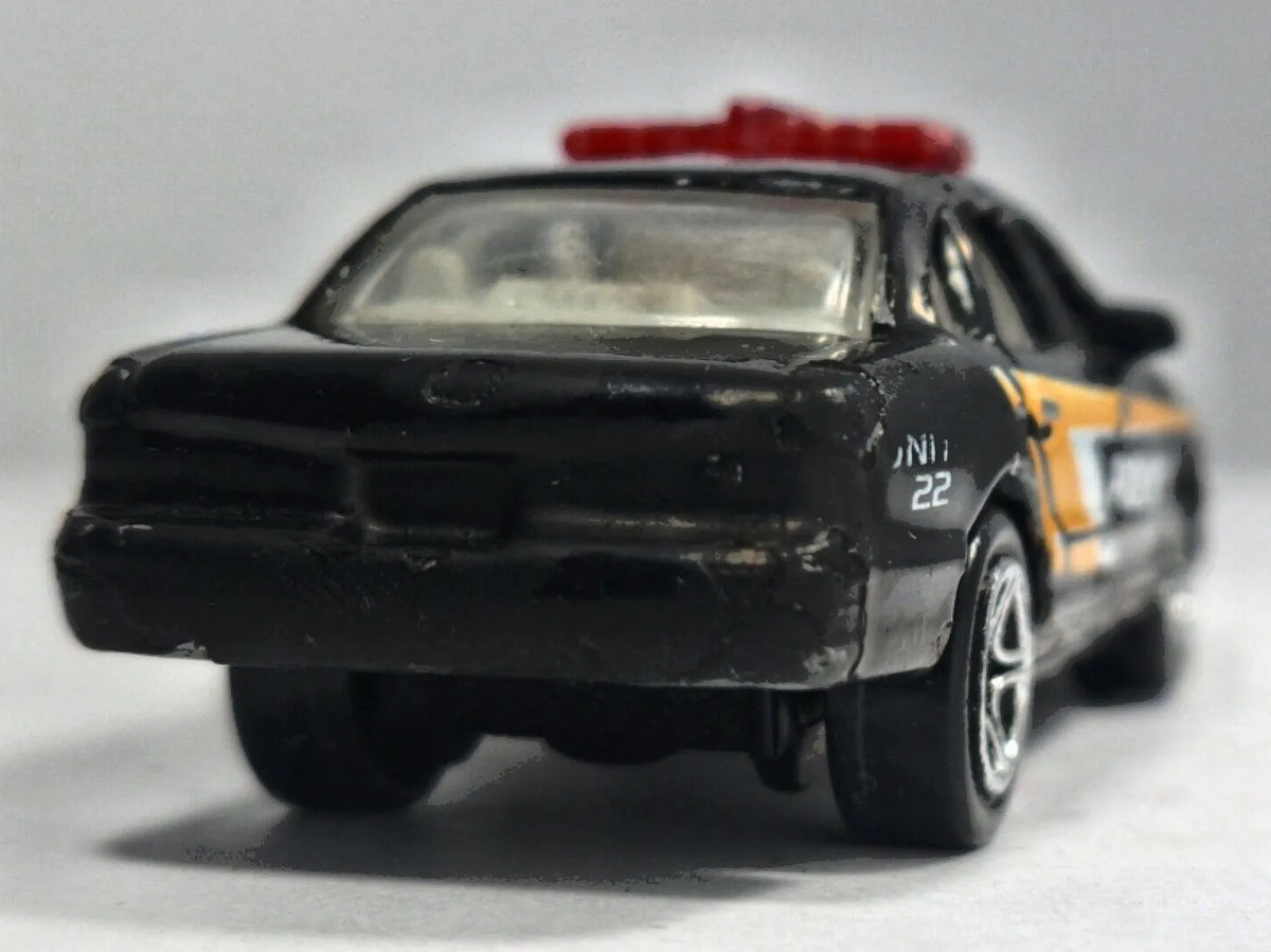 FORD CROWN VICTORIA POLICE, D-22, Matchbox 1996, Vintage Model, Czarny 1:64 – zdjęcie 6