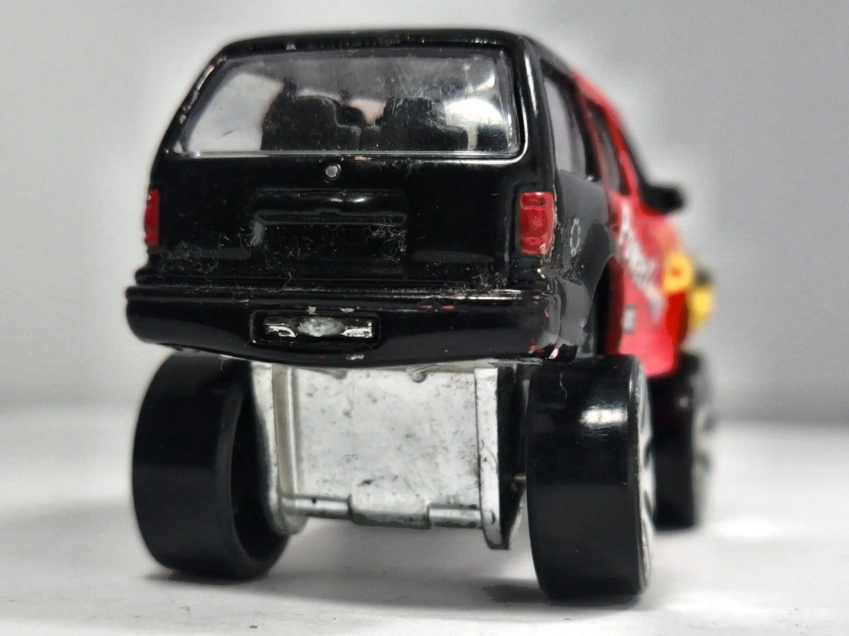 Ford Explorer Realtoy Czerwony 1:57 Luzak Power Zone Dynamic – zdjęcie 6