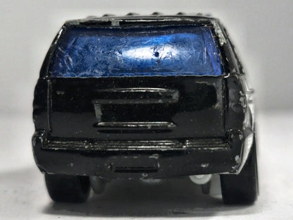 Chevrolet Tahoe Hot Wheels 2006 1:64 POLICE Luzak Czarny Policja – zdjęcie 6