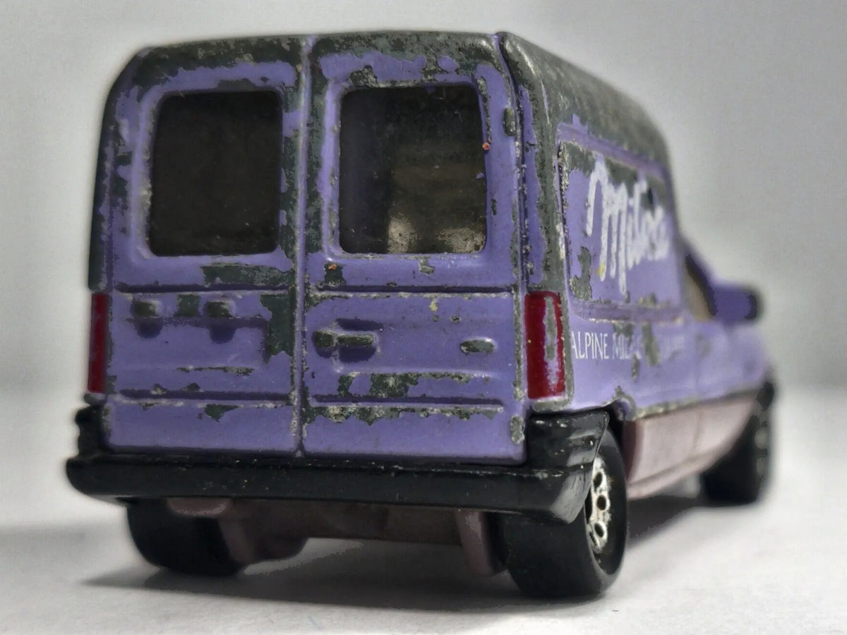 FORD COURIER, Milka, Matchbox 1991, Vintage Model, Fioletowy 1:64, Resoraki – zdjęcie 6