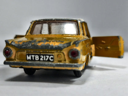 FORD CONSUL CORTINA Dinky Toys '70 Żółty 1:43 Made in England – zdjęcie 6