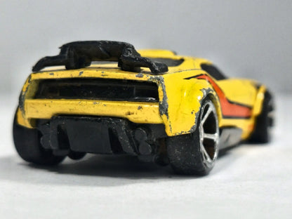 Fast Fish Hot Wheels Yellow 1:64 – zdjęcie 6