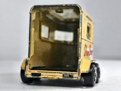 Przyczepa Konna PONY TRAILER Matchbox Żółty 1:64 Made in Macau Silver Shoes – zdjęcie 6