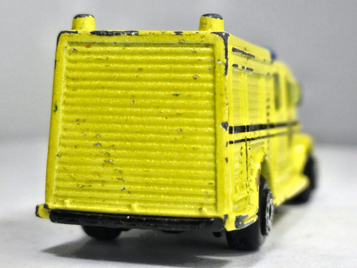 Straż pożarna Amerykański Wóz Ratowniczo-Gaśniczy Typu Rescue Maisto 1:87 – zdjęcie 6
