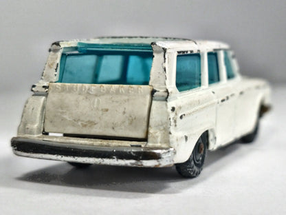 Studebaker Wagonaire Ambulans Husky '60 Biały 1:64 Made in Gt Britain – zdjęcie 6