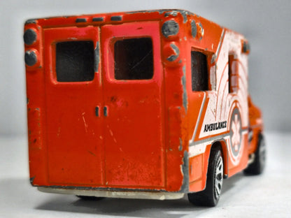 AMBULANCE, Matchbox 1996, Die cast 150, Pomarańczowy, 1:64, Resoraki – zdjęcie 6