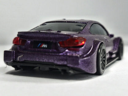 Bmw M4 MotorSport Fioletowy 1:43 – zdjęcie 6