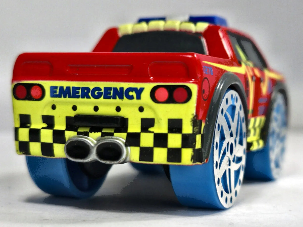 Fantasy Pickup Ambulance Realtoy Czerwony 1:55 – zdjęcie 6