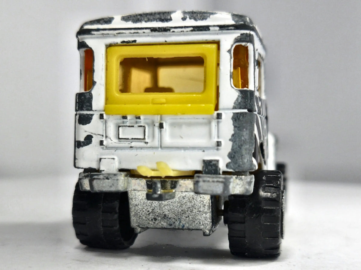 4X4 TOYOTA LAND CRUISER Majorette '70 Zebra 1:53 Made in France – zdjęcie 6