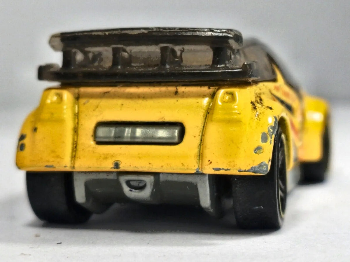 Super Gnat Hot Wheels 2013 1:64 55 Luzak Żółty – zdjęcie 6
