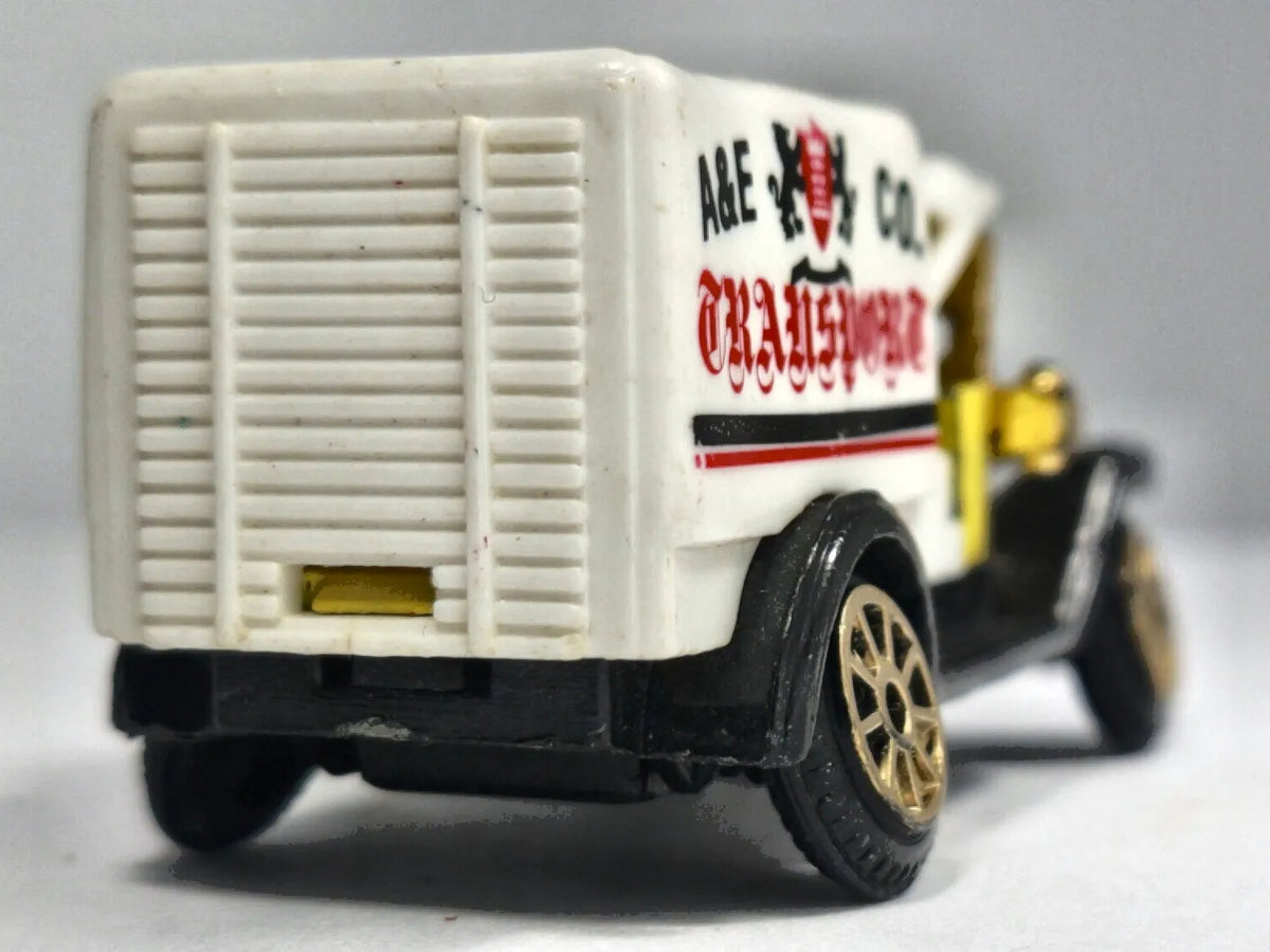 VINTAGE DELIVERY TRUCK, Reader's Digest, Die cast 607612, Biały, 1:64 – zdjęcie 6