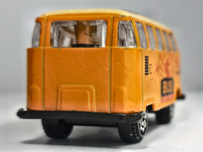 Jak Volkswagen Transporter T1 z lat 60/70, BUS Pleasure TOP Pomarańcz. 1:64 – zdjęcie 6