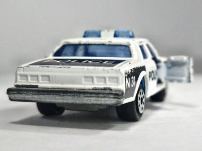 CHEVROLET IMPALA POLICE Policja Majorette Biały 1:69 – zdjęcie 6