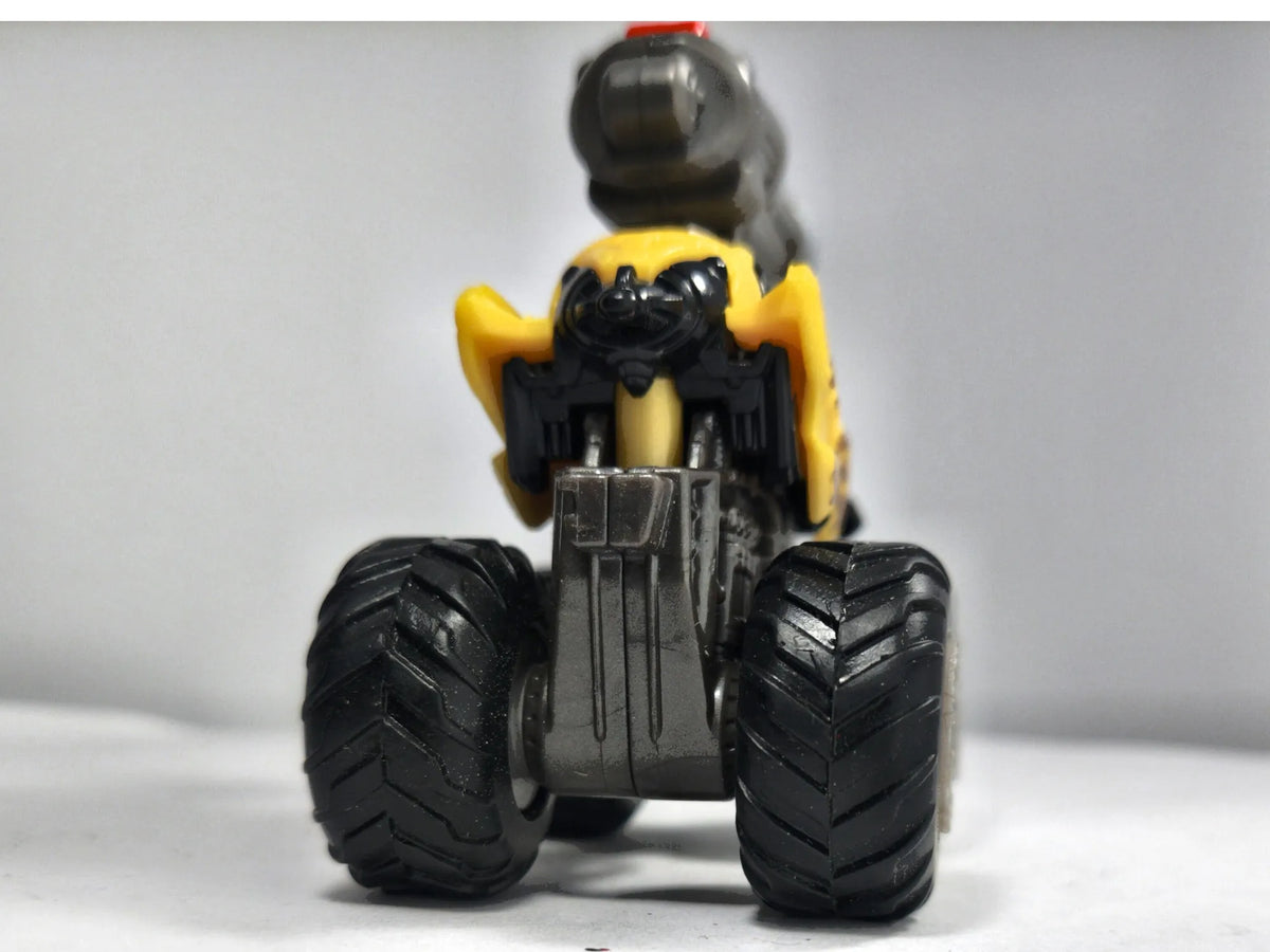 Monster Truck StingRod Monsters Wojsko Żółty 1:64 – zdjęcie 6
