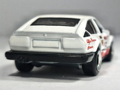 ALFA ROMEO GTV6 3.0, Hot Wheels Premium 2022, Die cast HKG48, Biały, 1:64 – zdjęcie 6
