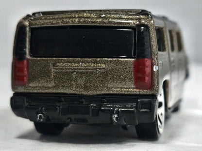 Hummer H2 Maisto 1:64 Luzak Brązowy – zdjęcie 6