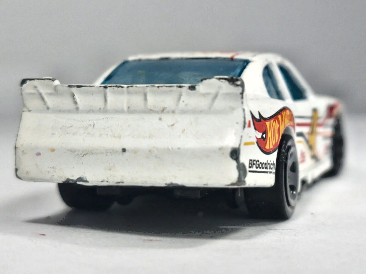 '10 Chevy Impala Hot Wheels 2010 Biały 1:64 Race Car – zdjęcie 6