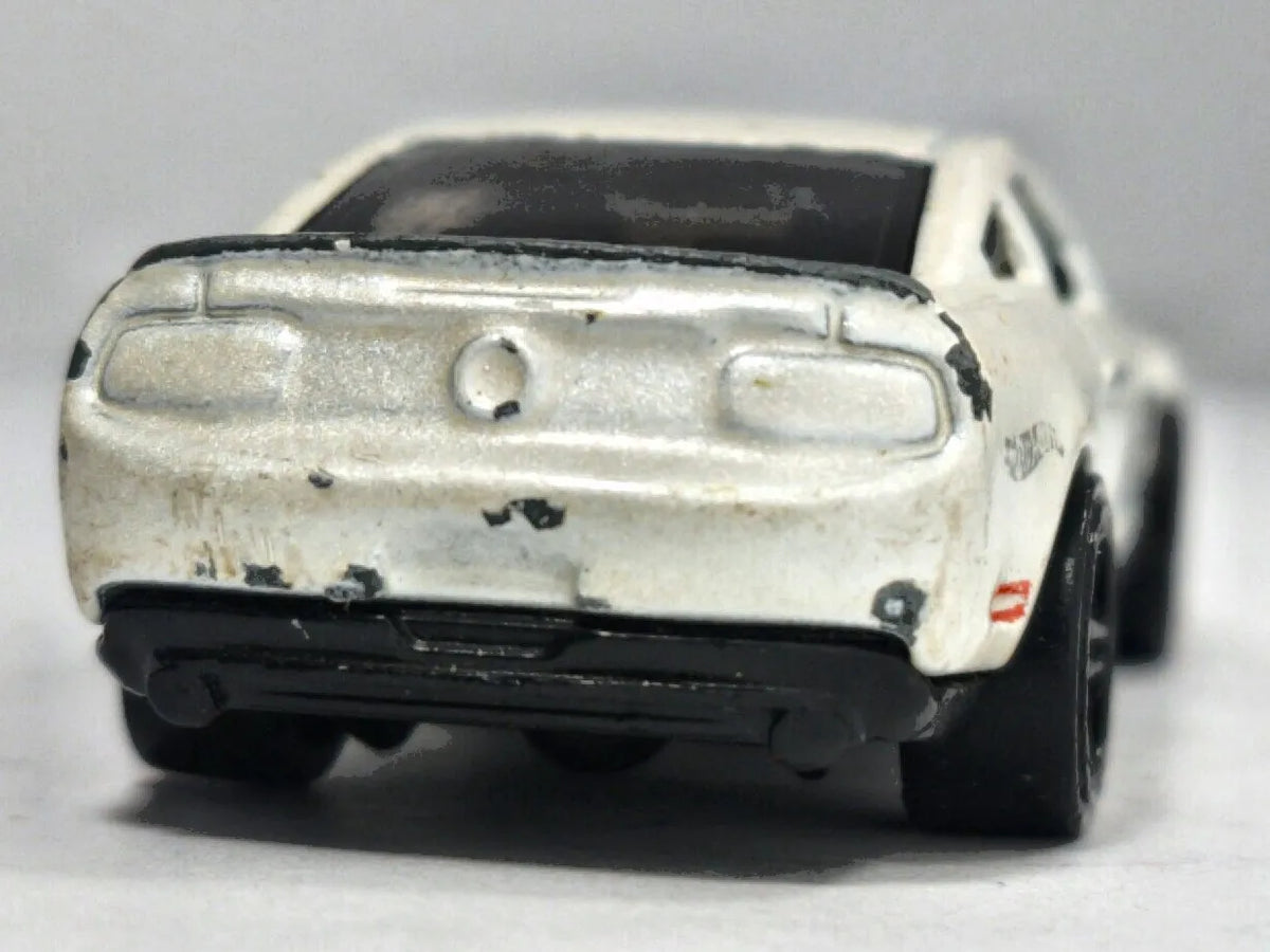 Ford Mustang GT Majorette 2009 1:64 Luzak Biały – zdjęcie 6