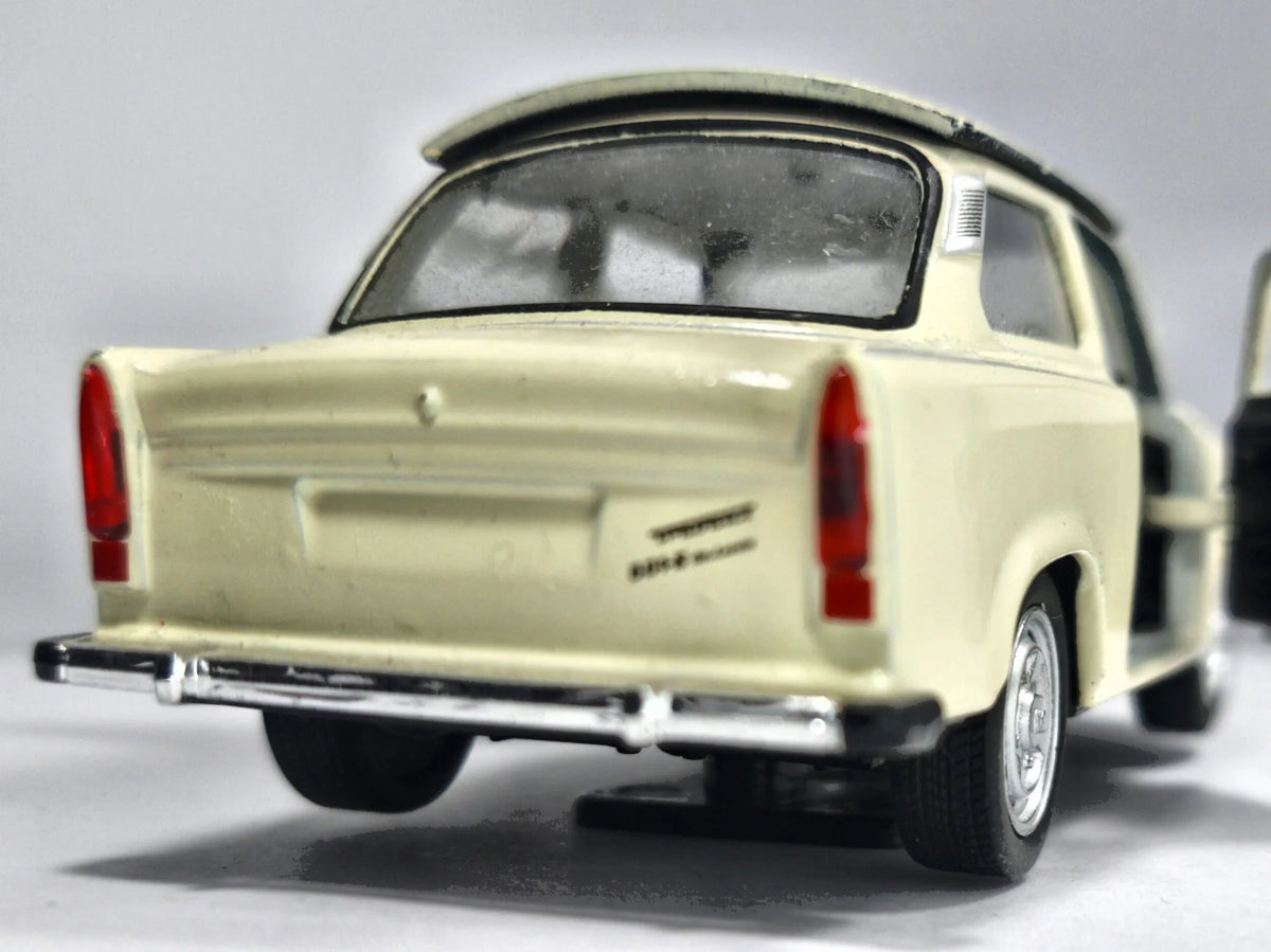 Trabant 601 Welly Kremowy 1:26 – zdjęcie 6