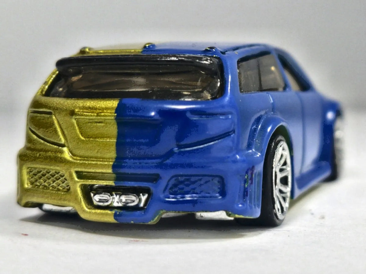 Audacious Hot Wheels 2004 Złoty i Niebieski 1:64 Flaga Ukrainy – zdjęcie 6