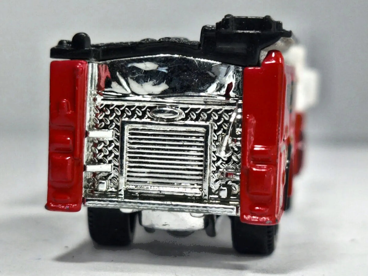 Pierce Dash Fire Engine Matchbox 1:64 Wóz strażacki Luzak Straż pożarna – zdjęcie 6