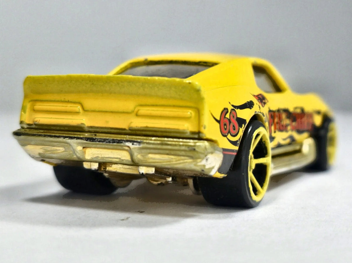 BLVD BRUISER FIRE CHIEF CUSTOM MODEL Hot Wheels 2010 Żółty 1:64 – zdjęcie 6
