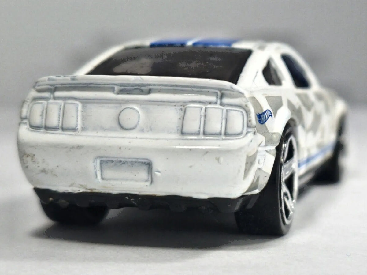 '07 SHELBY GT-500, Hot Wheels 2008, Die cast, Biały, 1:66, Resoraki – zdjęcie 6
