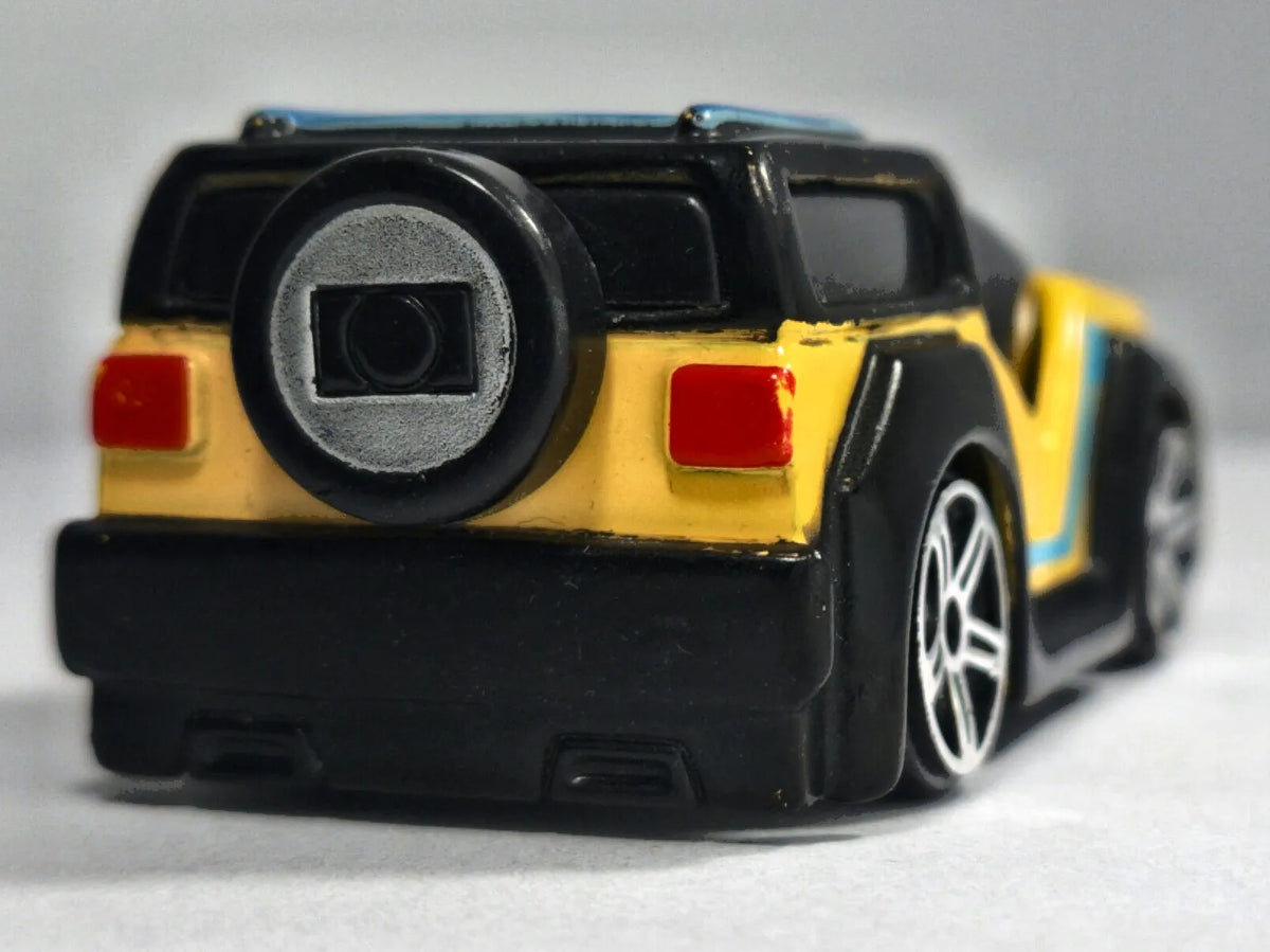 FM ROVER, Królik Bugs, Vintage Maisto, Die cast 11042, Żółty 1:64, Resoraki – zdjęcie 6