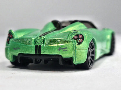Pagani Huayra Hot Wheels 2013 HW CITY 1:64 Luzak Zielony – zdjęcie 6