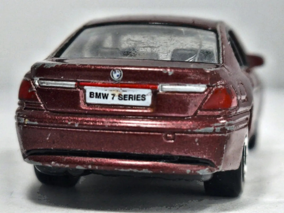 BMW 7 Series Realtoy 1:64 Luzak Bordowy – zdjęcie 6