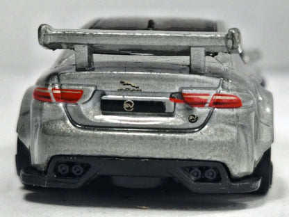 Jaguar XE SV Project 8 Hot Wheels 2018 Factory Fresh 1:64 Luzak Srebrny – zdjęcie 6