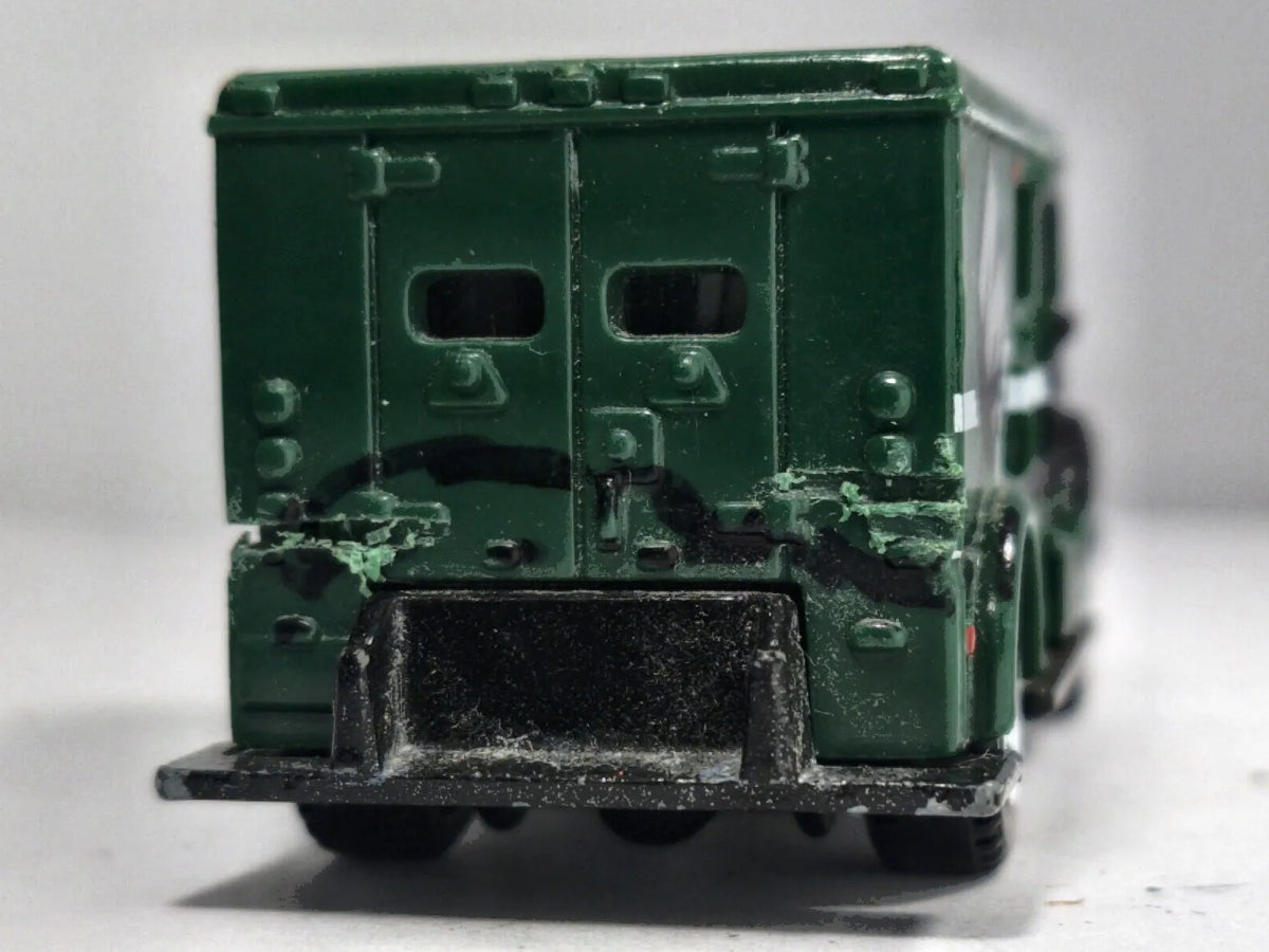 International Armored Car Matchbox 2013 1:81 Ciężarówka MBANK Luzak Zielony – zdjęcie 6