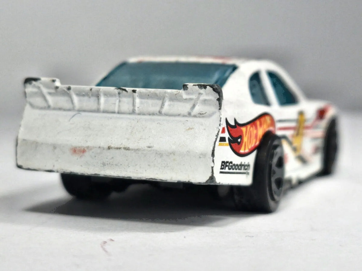 '10 Chevy Impala Hot Wheels 2010 Biały 1:64 – zdjęcie 6
