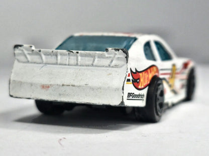 '10 Chevy Impala Hot Wheels 2010 Biały 1:64 – zdjęcie 6