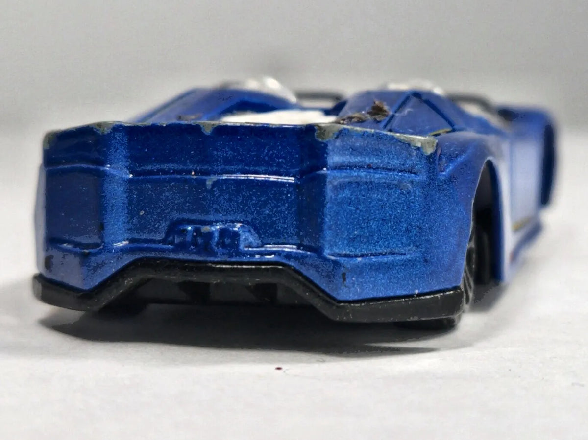 JAK LAMBORGHINI AVENTADOR J CABRIO Niebieski 1:64 – zdjęcie 6