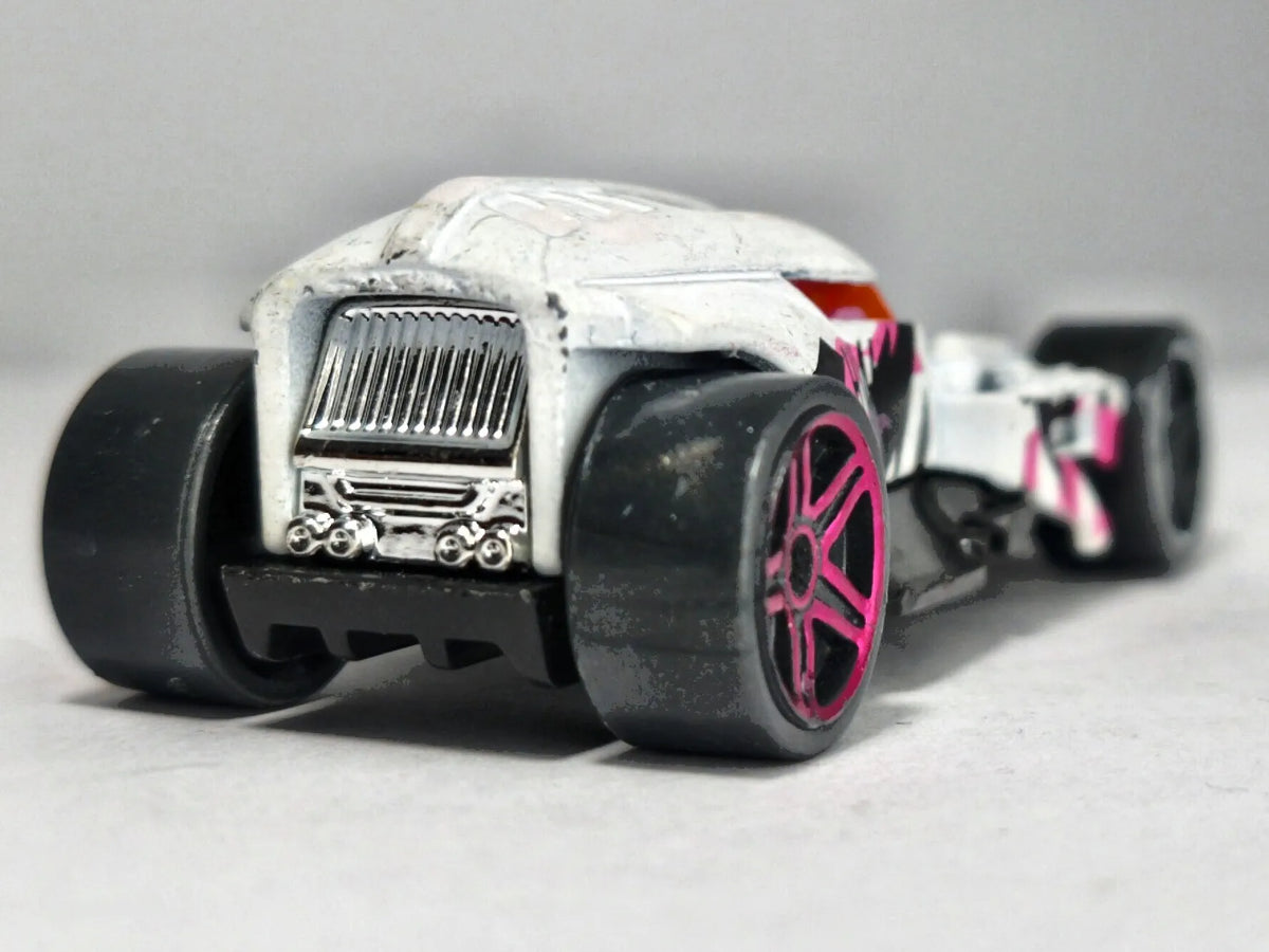 HW50 CONCEPT Hot Wheels 2018 Biały 1:64 – zdjęcie 6