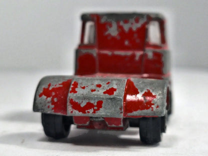 Ciągnik Siodłowy Playart '70 Czerwony 1:87 – zdjęcie 6
