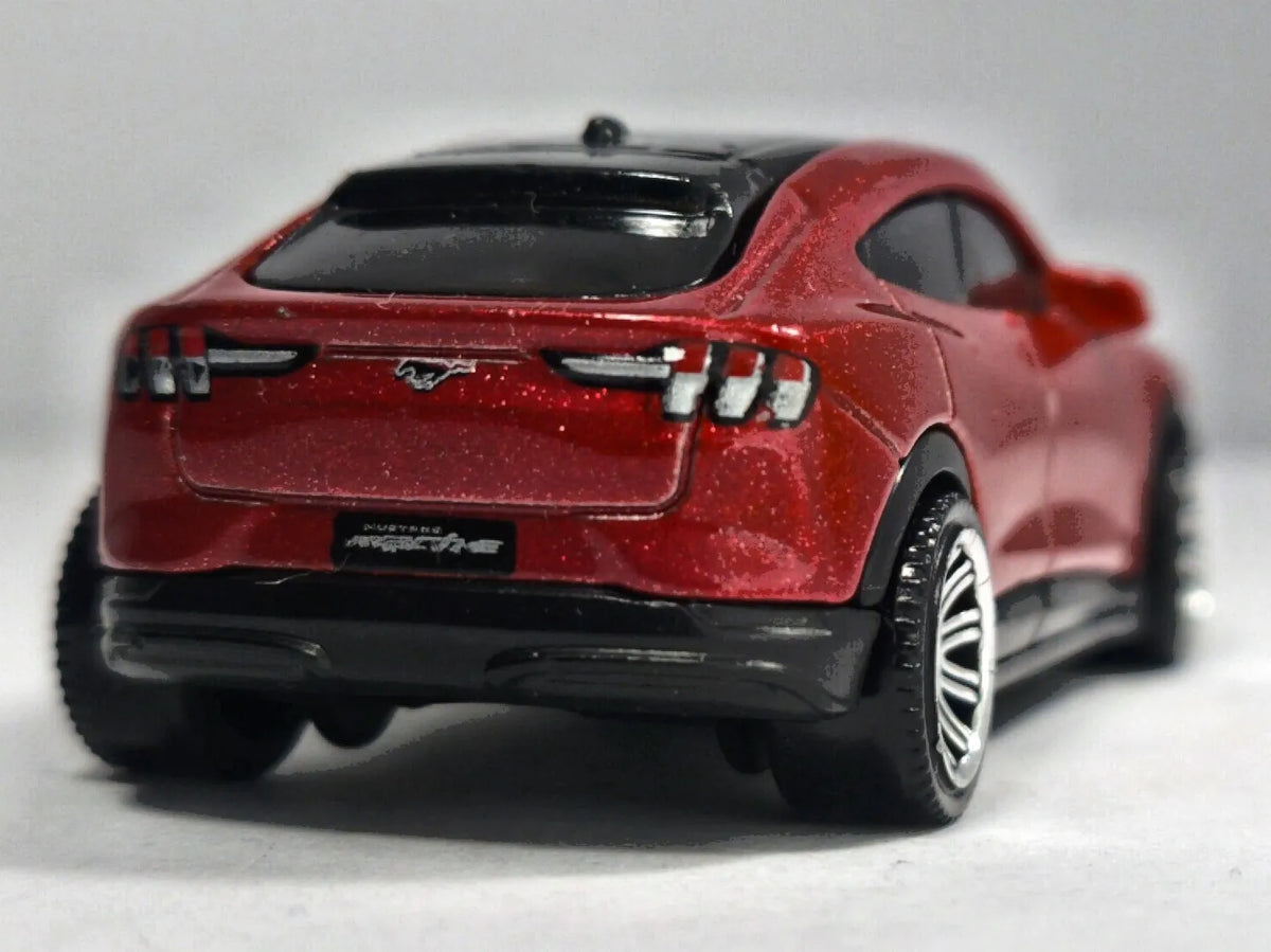 '21 FORD MUSTANG MACH-E SUV, Matchbox 2022, Die cast MB1303, Czerwony, 1:64 – zdjęcie 6