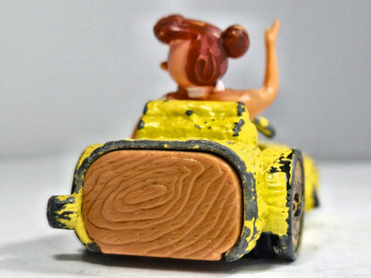 Wilma Flintstone Car Corgi 1969 Żółty 1:55 Made in United Kingdom – zdjęcie 6