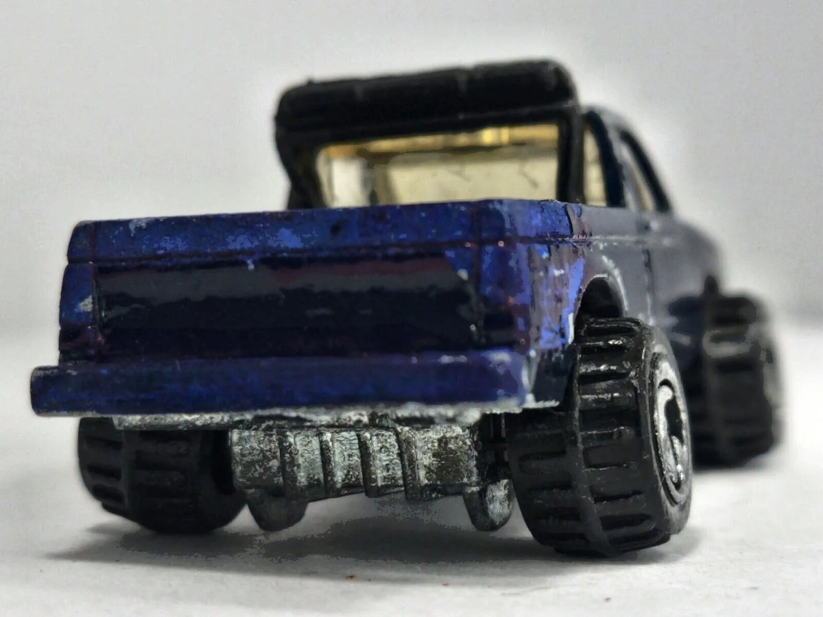 JAPOŃSKI PICKUP 4X4 Z LAT 80 Maisto 1982 Granatowy 1:64 2xMetal – zdjęcie 6
