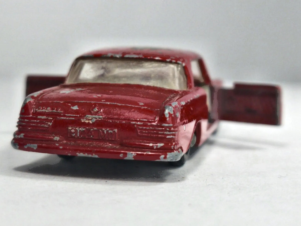 MERCEDES-BENZ 220 S.E Matchbox '60 Czerwony 1:67 Made in England – zdjęcie 6