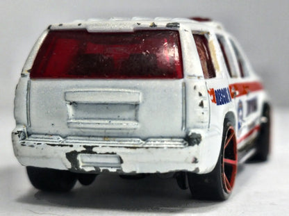 '07 CHEVY TAHOE Hot Wheels Biały 1:53 – zdjęcie 6