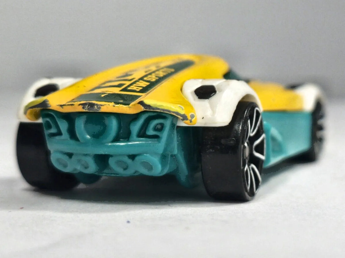BDD12, MR11 Games HW SPORTS FOOTBALL, SOCCER 11, Hot Wheels 2013 Żółty 1:64 – zdjęcie 6