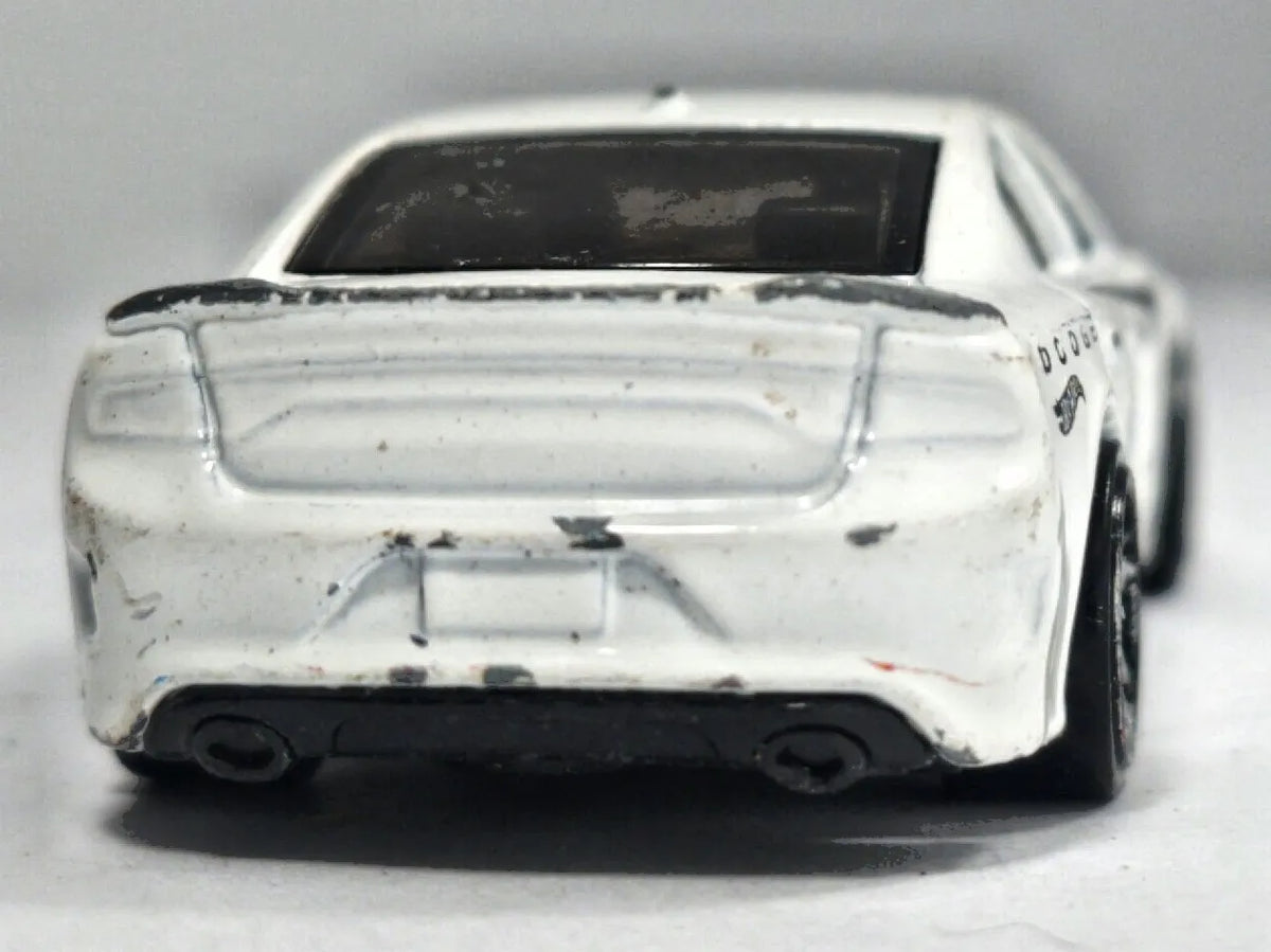 Dodge Charger SRT Hot Wheels 2015 1:64 Luzak Biały – zdjęcie 6